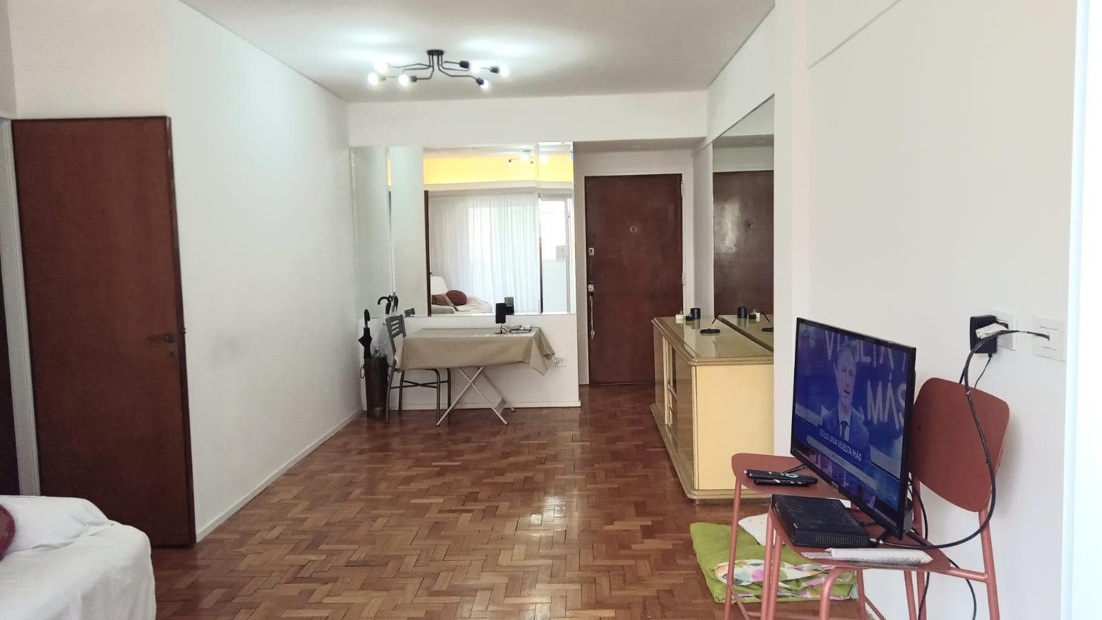 4-room apartment with garage and storage room, 2 blocks from the park, 2 blocks from Subway Line B