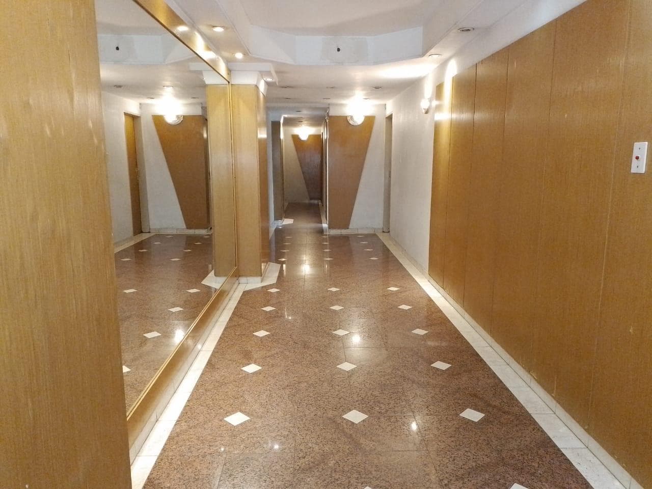 4-room apartment with garage and storage room, 2 blocks from the park, 2 blocks from Subway Line B