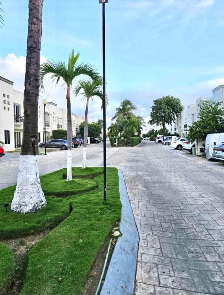 House at RESIDENCIAL CARACOL, AV LAS TORRES