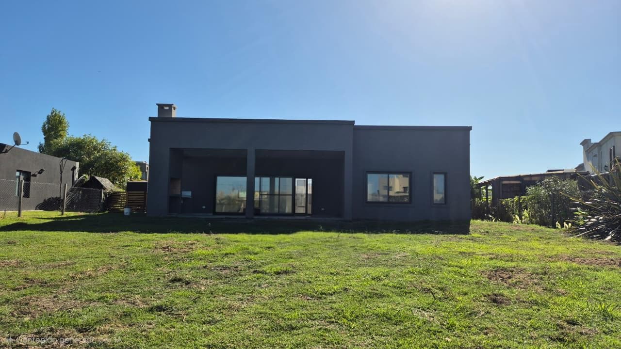 FOR SALE: Brand-new single-story house in Canton Norte overlooking a body of water