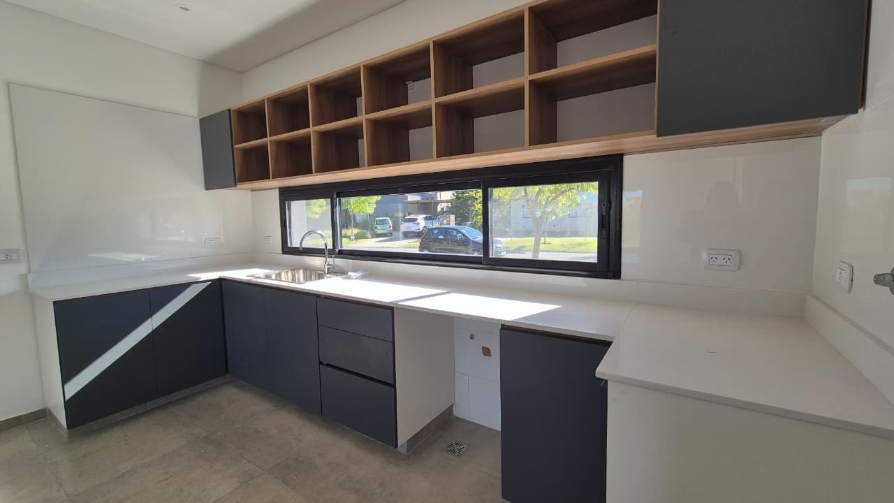 FOR SALE: Brand-new single-story house in Canton Norte overlooking a body of water