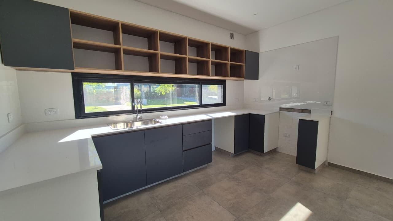 FOR SALE: Brand-new single-story house in Canton Norte overlooking a body of water