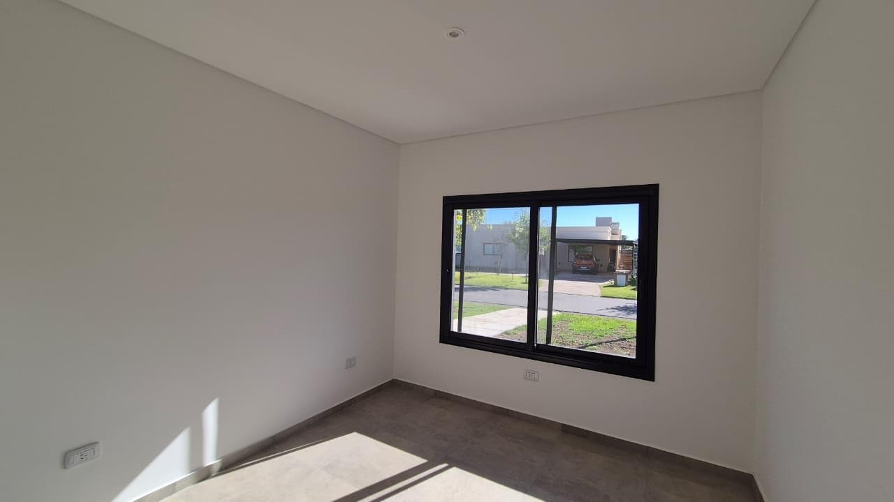 FOR SALE: Brand-new single-story house in Canton Norte overlooking a body of water
