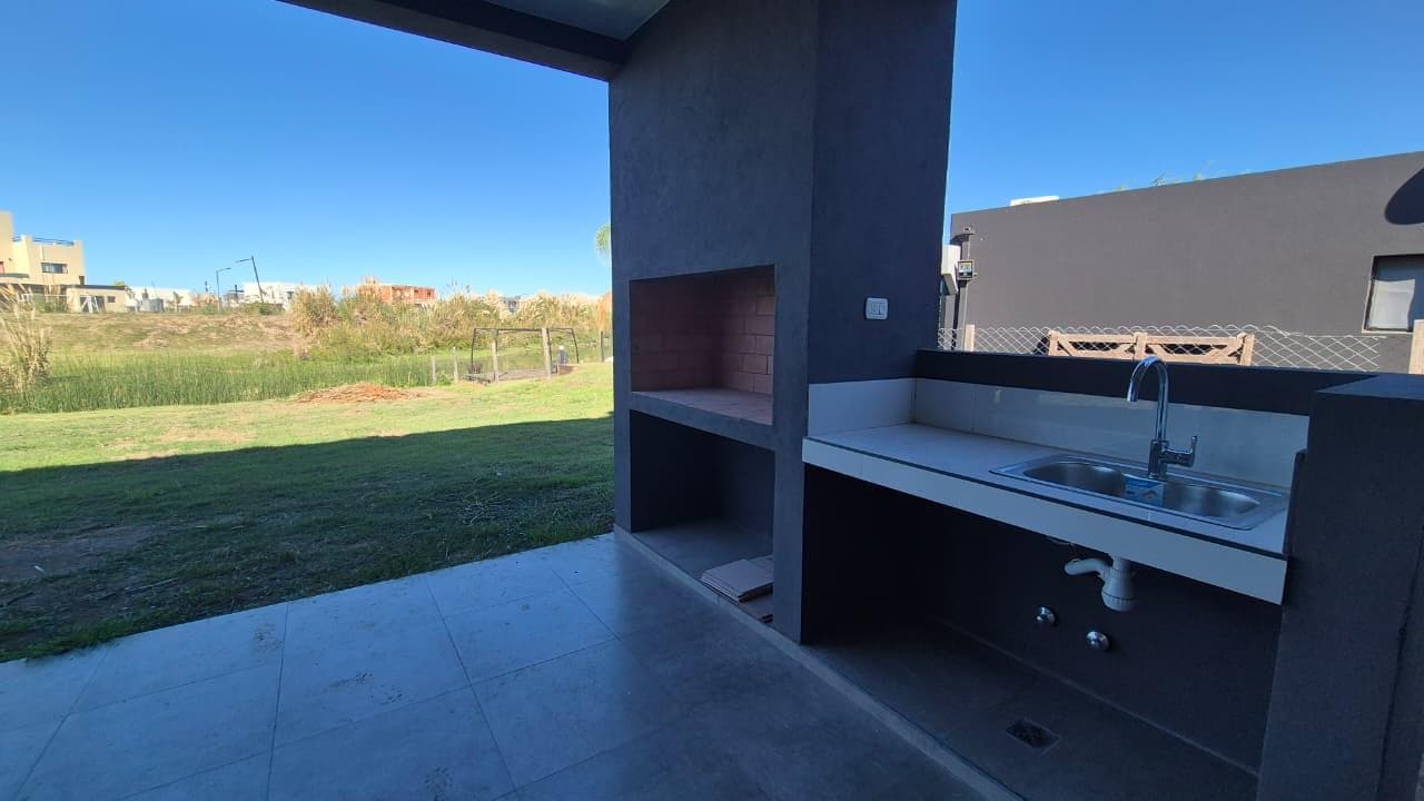 FOR SALE: Brand-new single-story house in Canton Norte overlooking a body of water