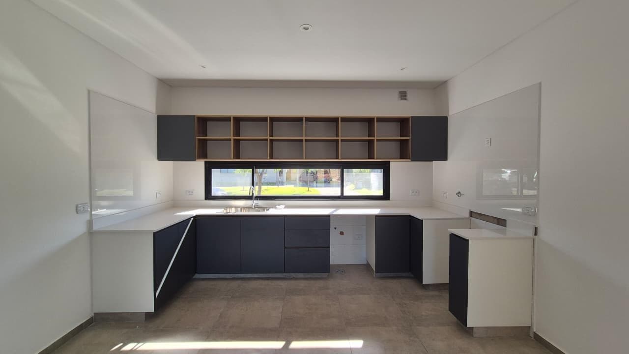 FOR SALE: Brand-new single-story house in Canton Norte overlooking a body of water
