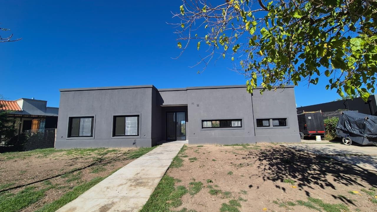 FOR SALE: Brand-new single-story house in Canton Norte overlooking a body of water