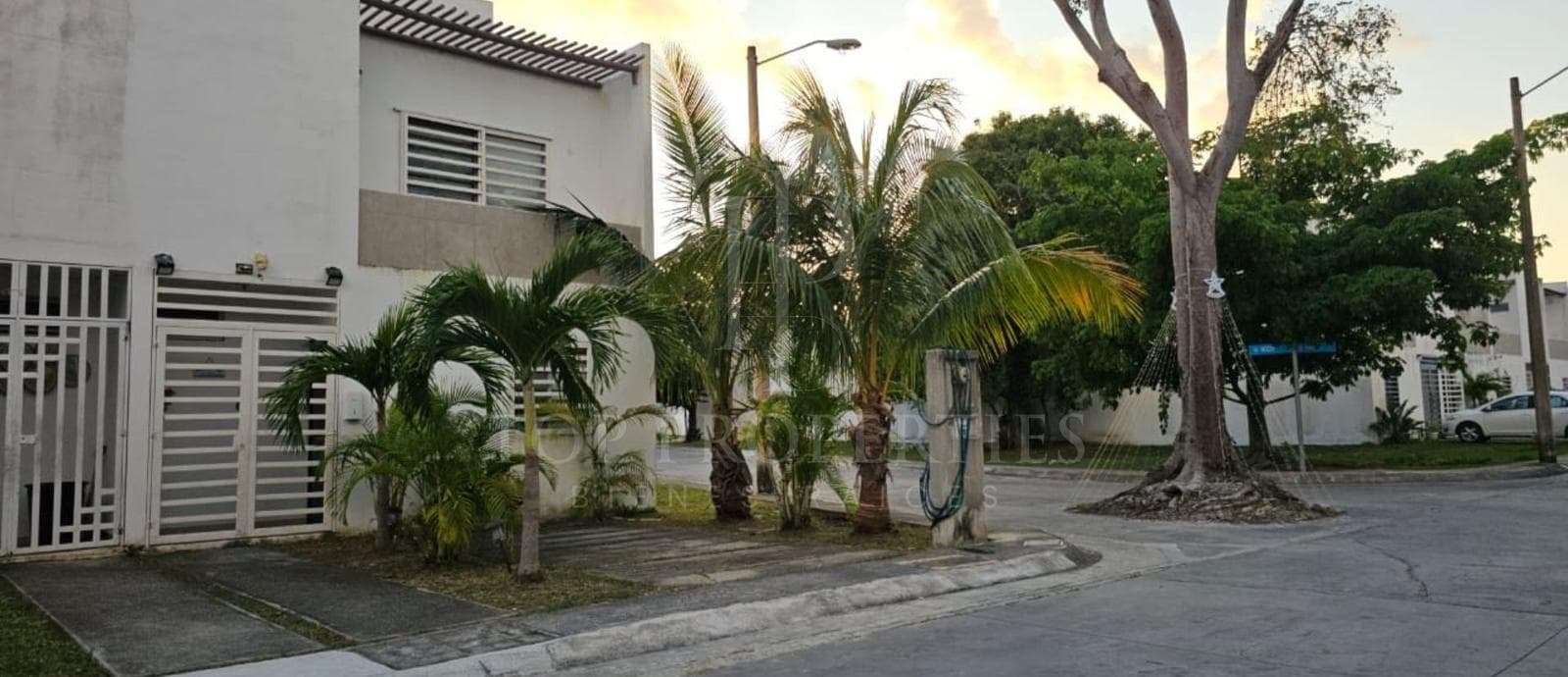 HOUSE FOR SALE, PUERTO MARINO RESIDENTIAL COMPLEX, PUERTO MORELOS, Q.R.