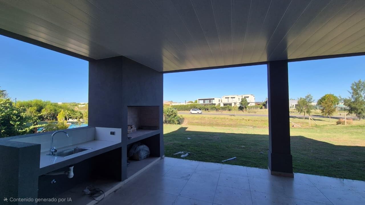 FOR SALE: Brand-new single-story house with 3 bedrooms and a maid's quarters in Canton Islas
