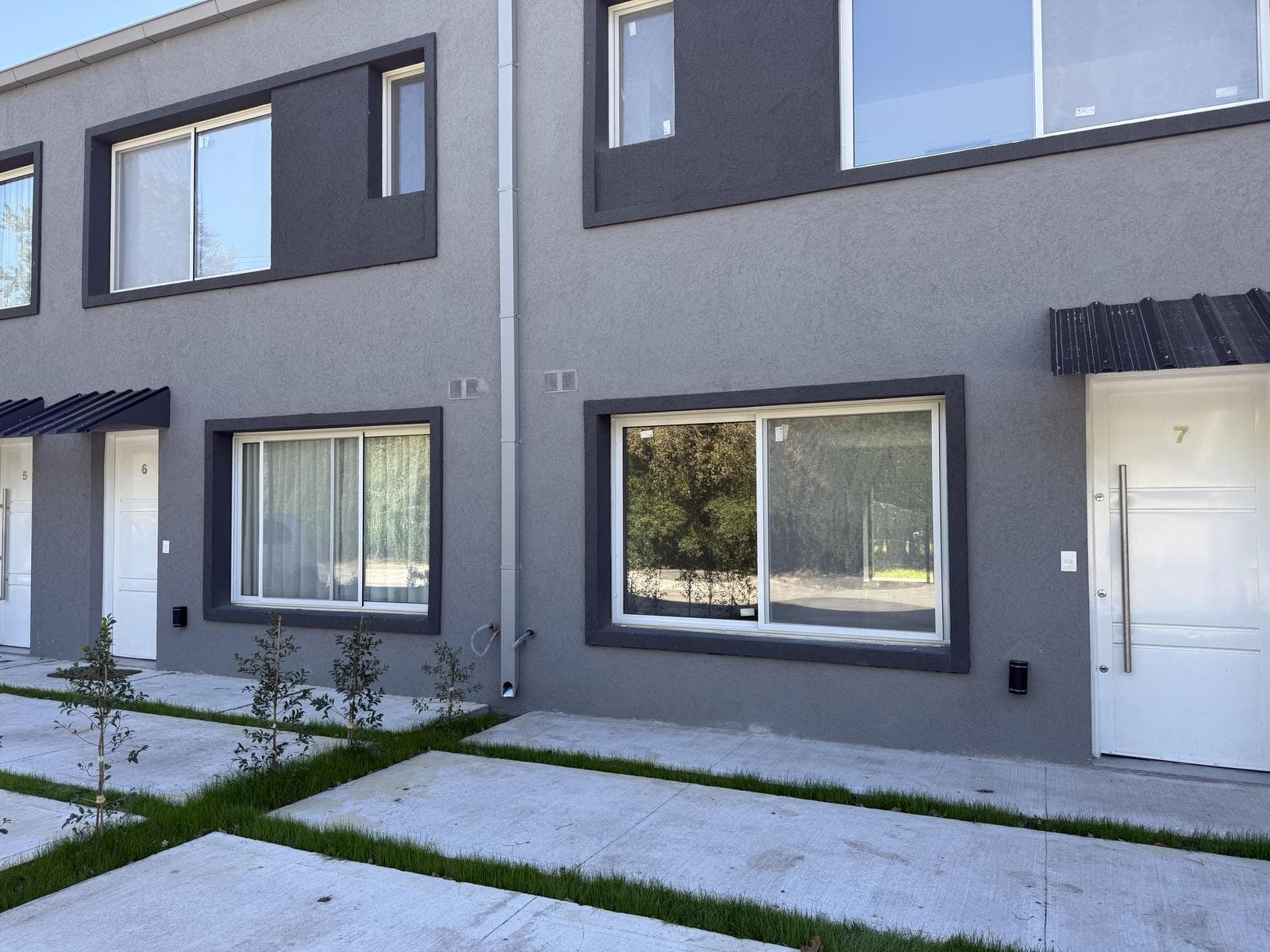 3-BEDROOM DUPLEX FOR SALE WITH GARAGE AND GARDEN - BRAND-NEW - DON TORCUATO