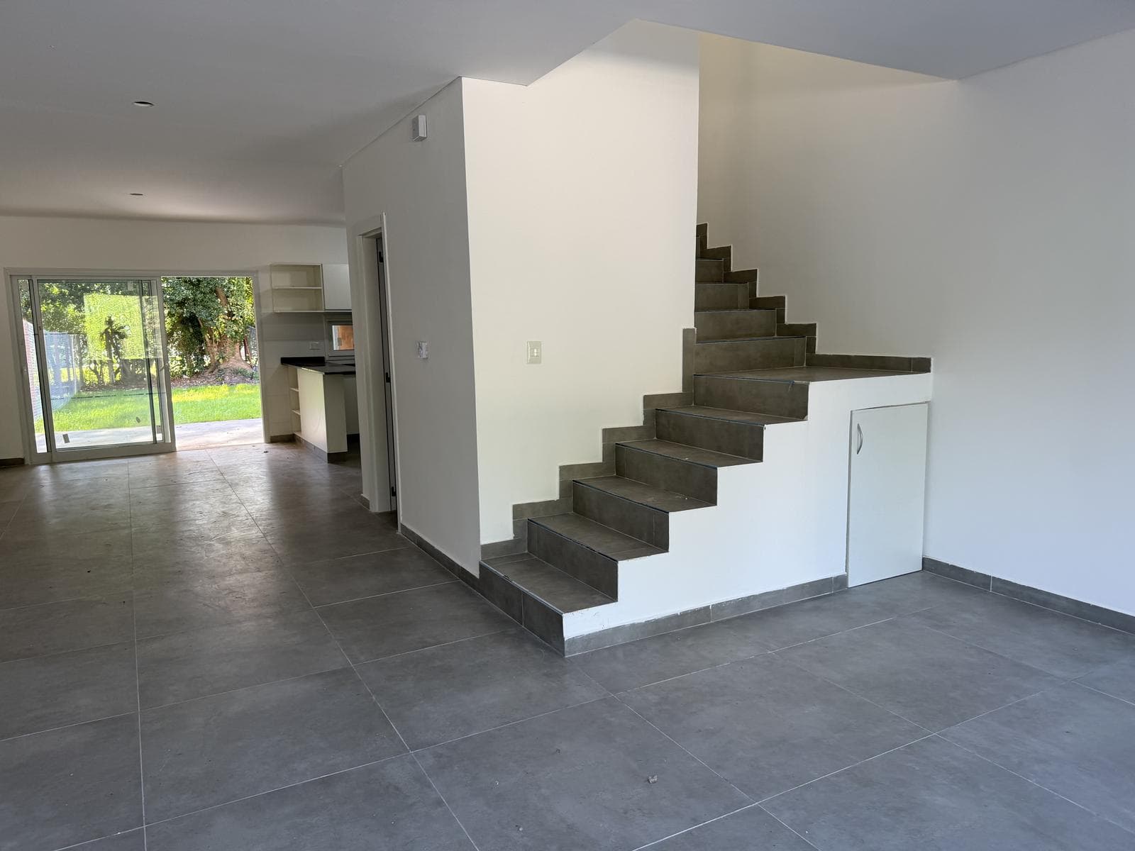 3-BEDROOM DUPLEX FOR SALE WITH GARAGE AND GARDEN - BRAND-NEW - DON TORCUATO