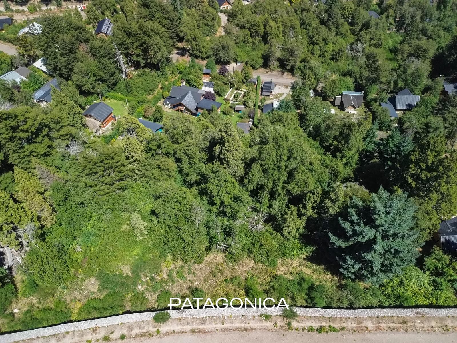 FOR SALE: 1,030 m² LOT SUITABLE FOR BUILDING 6 UNITS, VOLCANES, VILLA LA ANGOSTURA