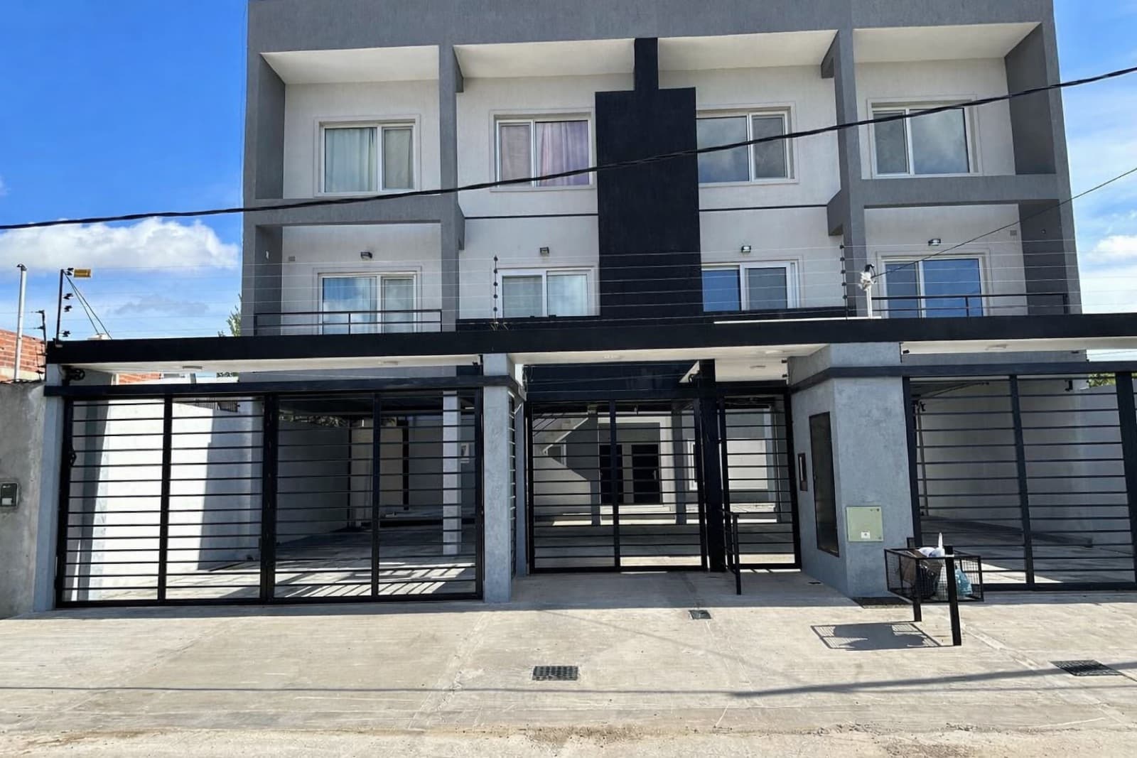 Departamento 2 ambientes a estrenar con cochera - Apto credito y financiacion - Berazategui