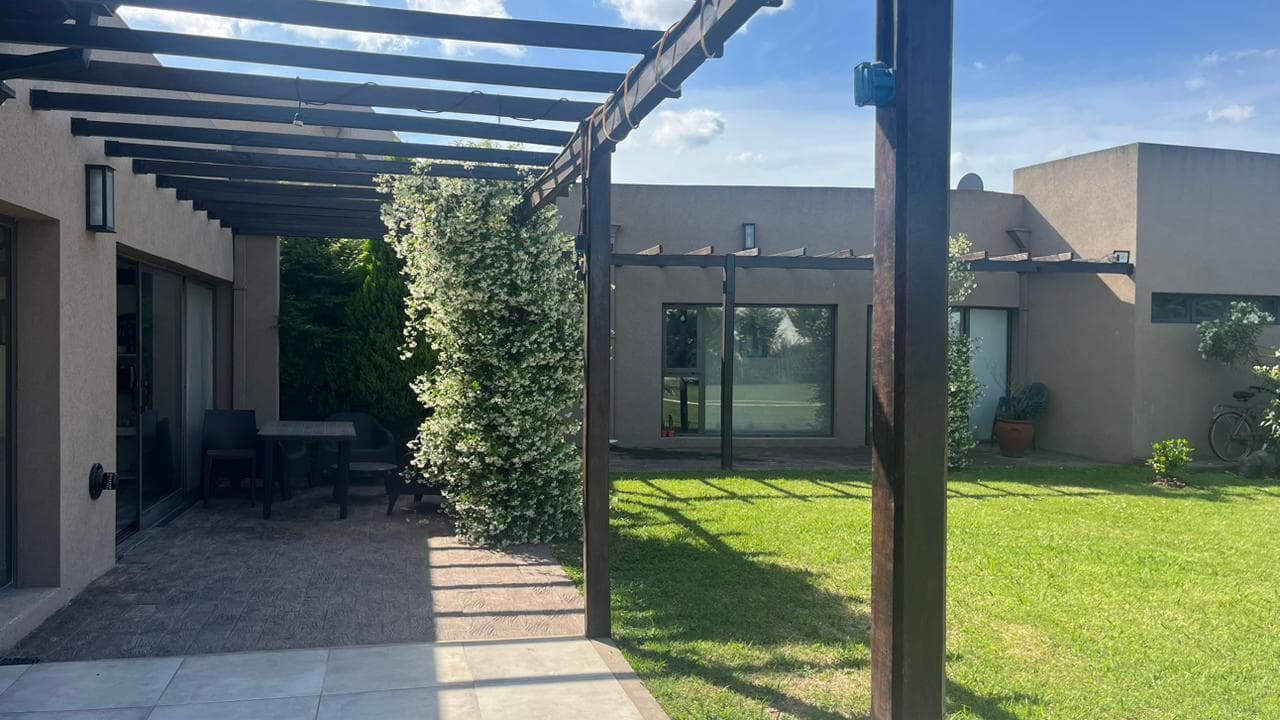 4-ROOM HOUSE FOR SALE IN THE LOS TALAS NEIGHBORHOOD, CANNING
