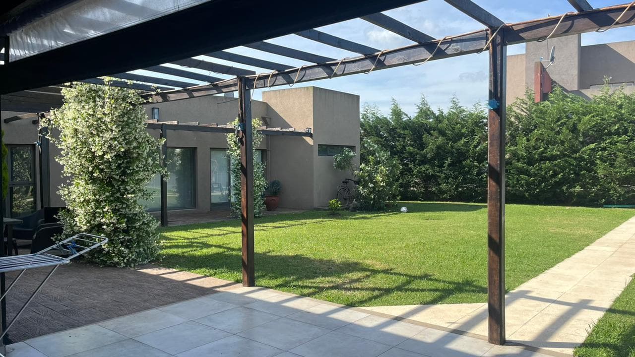 4-ROOM HOUSE FOR SALE IN THE LOS TALAS NEIGHBORHOOD, CANNING
