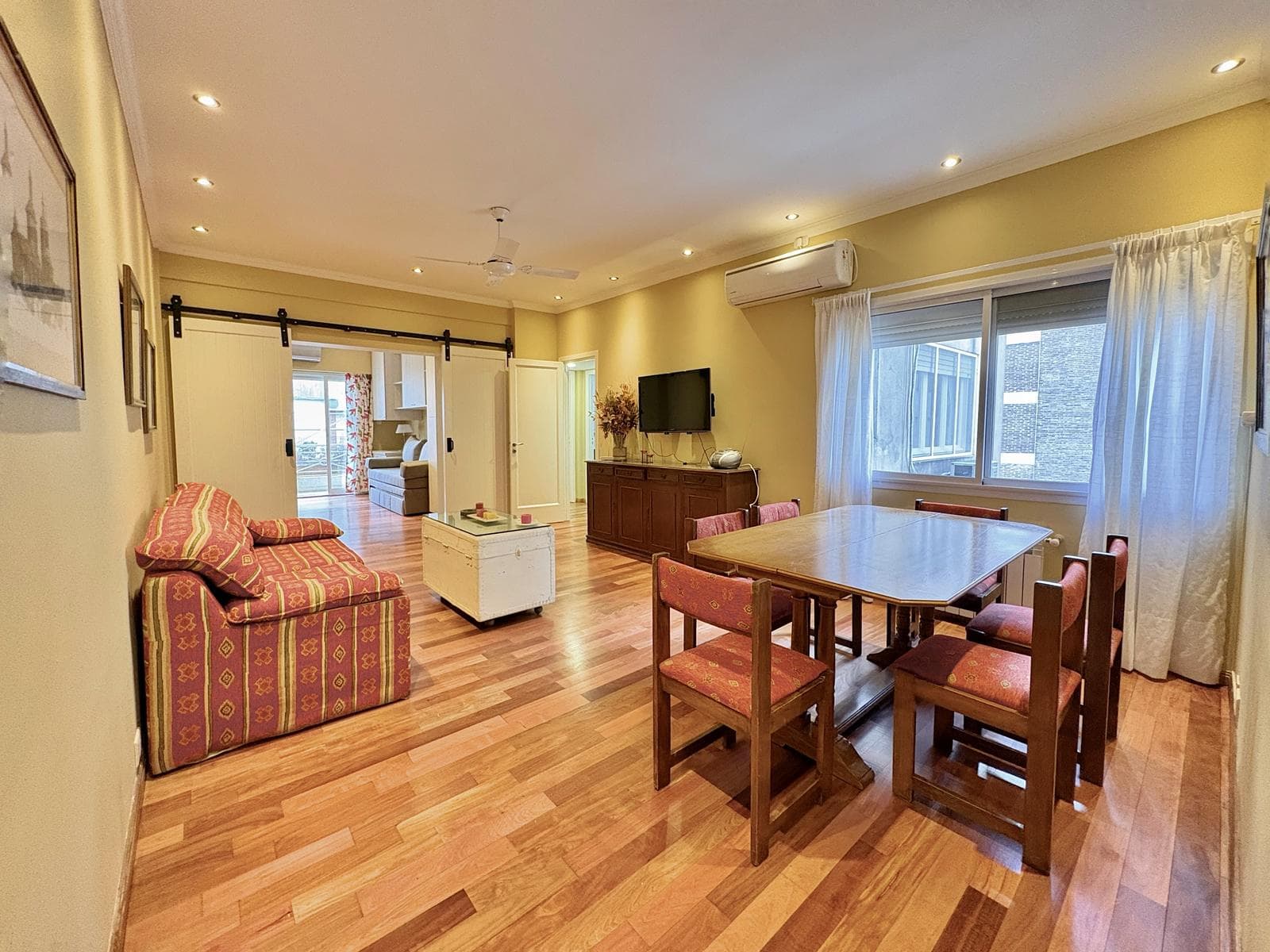 4-room apartment for sale with a balcony, 400 Montevideo Street, San Nicolás.
