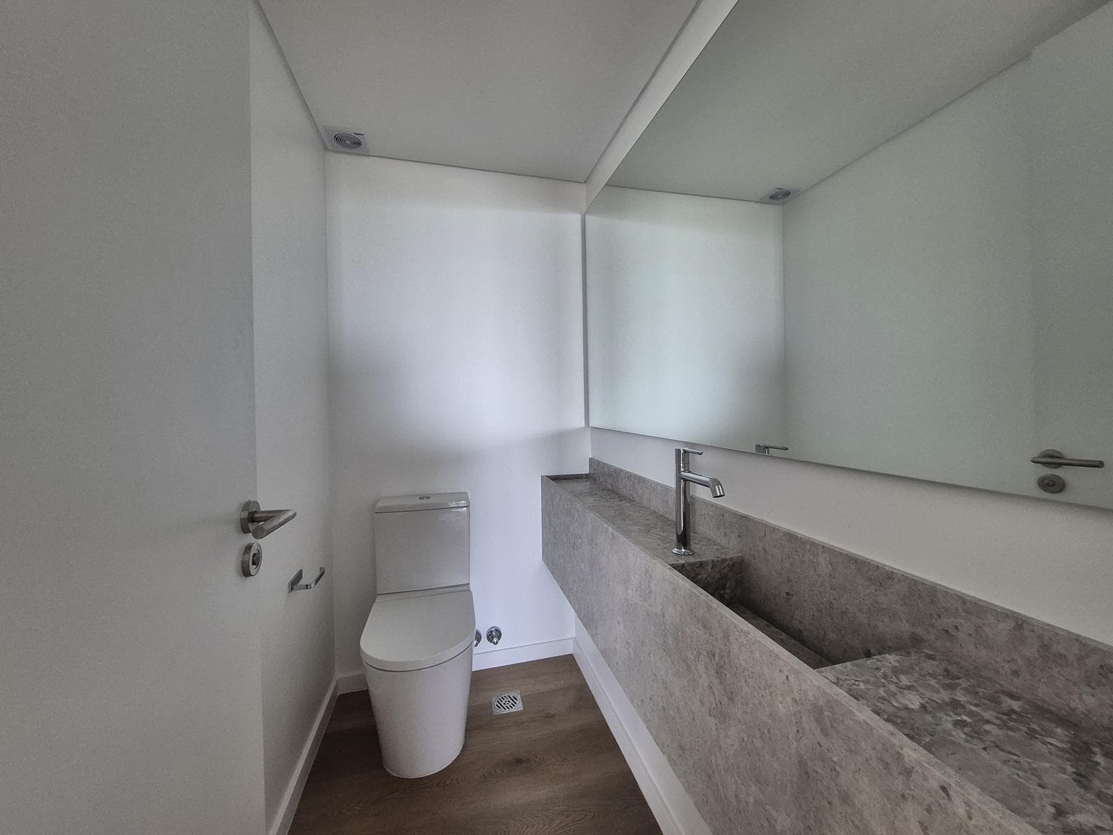 Oceana Nordelta 4-Room Apartment for Rent