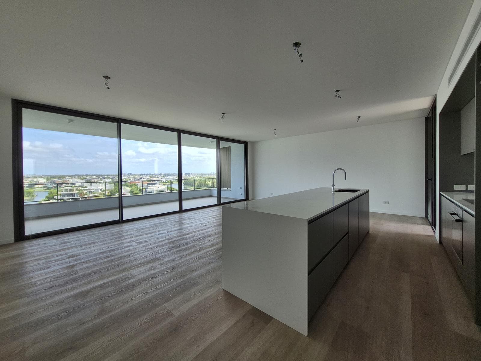 Oceana Nordelta 4-Room Apartment for Rent