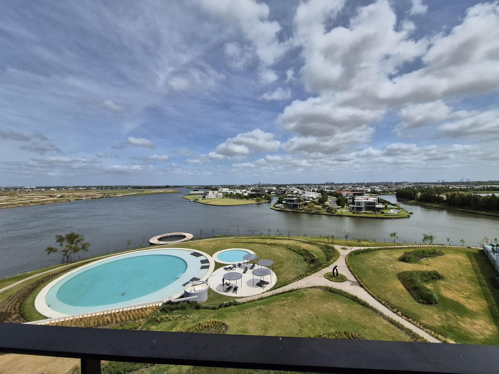 Oceana Nordelta 4-Room Apartment for Rent