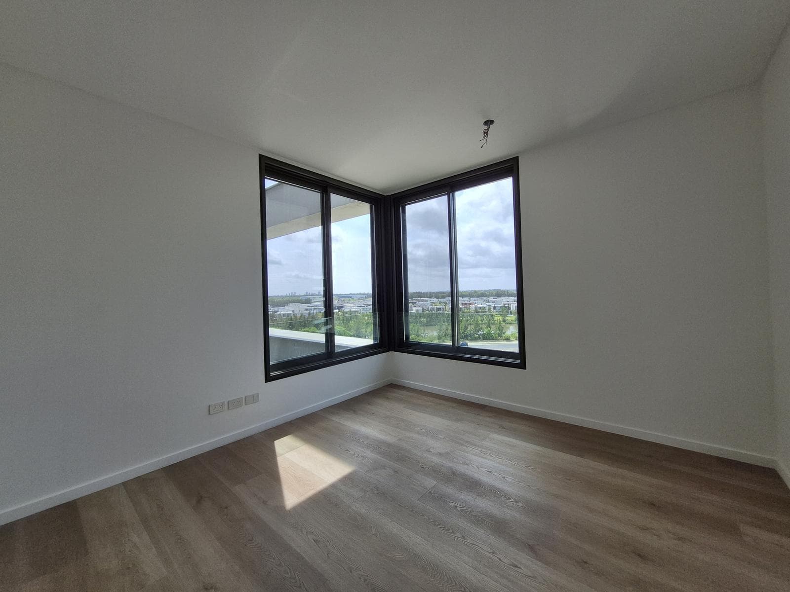 Oceana Nordelta 4-Room Apartment for Rent