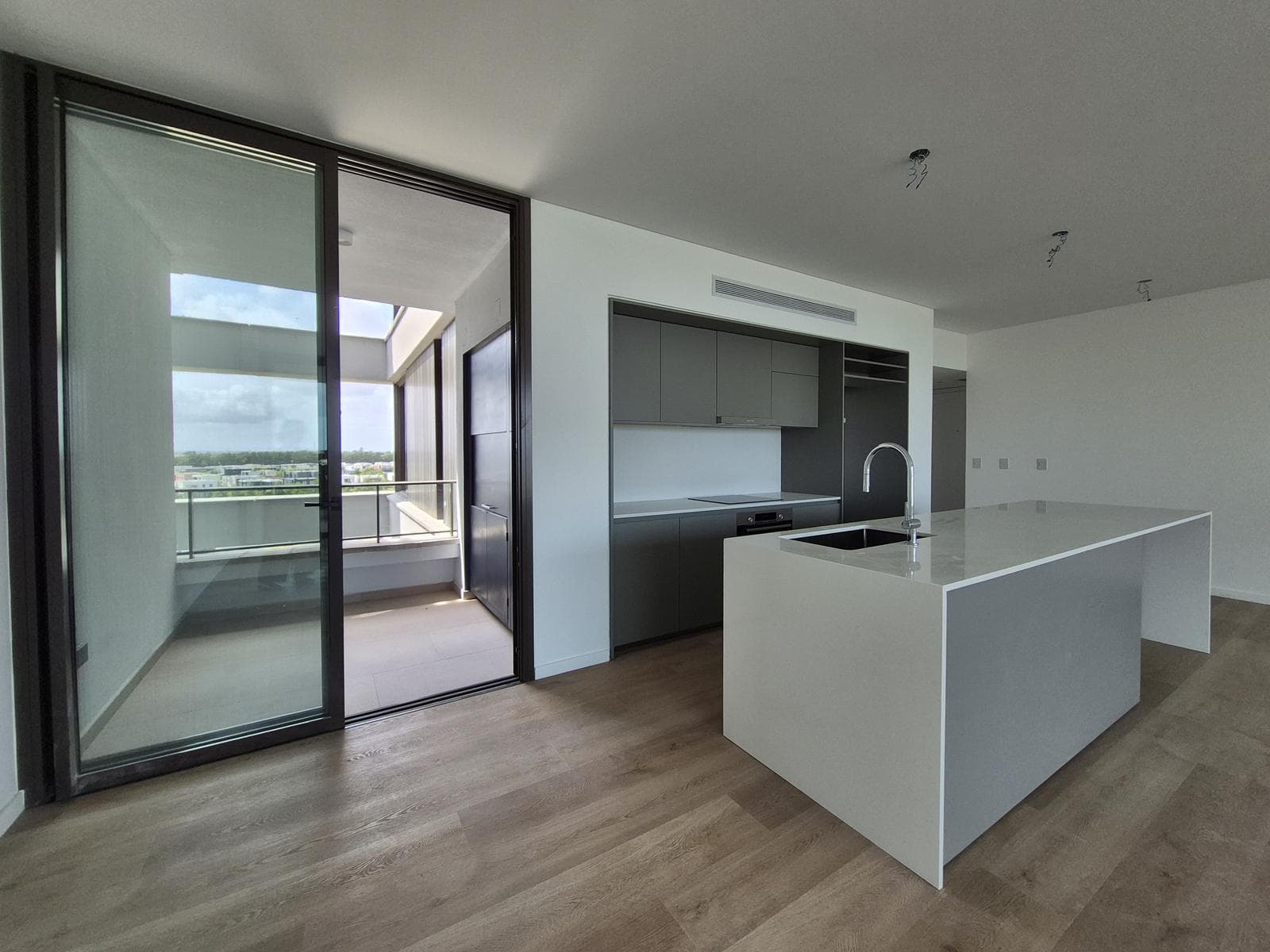 Oceana Nordelta 4-Room Apartment for Rent