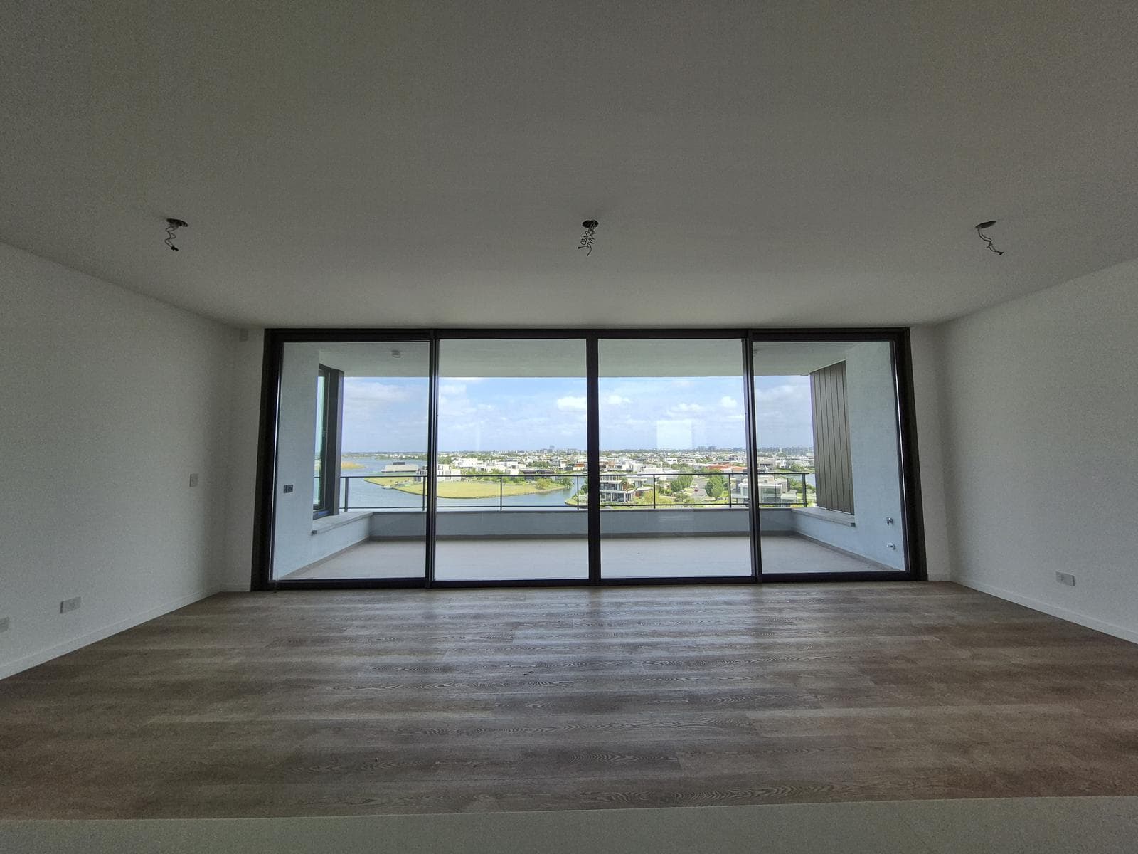 Oceana Nordelta 4-Room Apartment for Rent