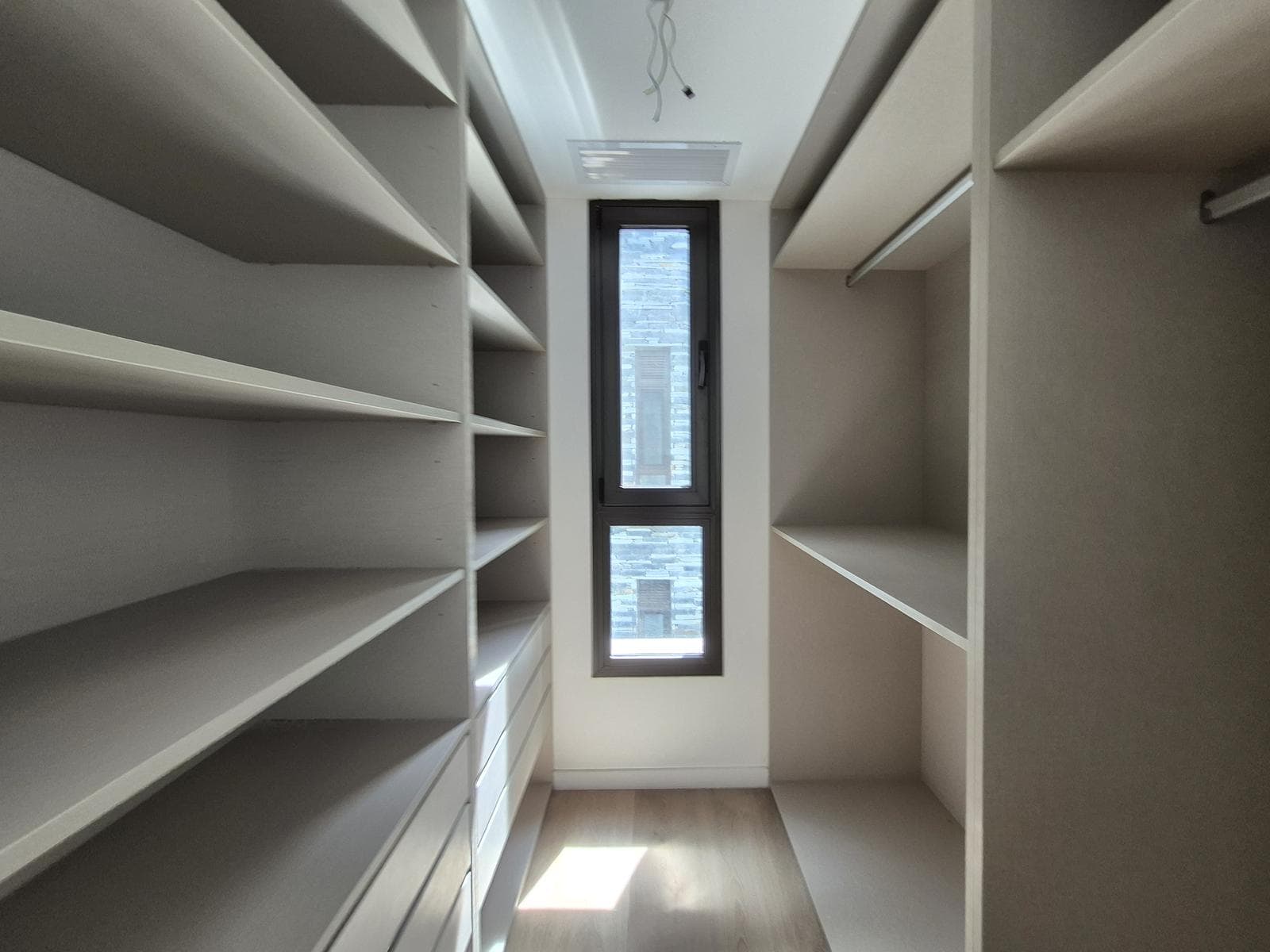 Oceana Nordelta 4-Room Apartment for Rent