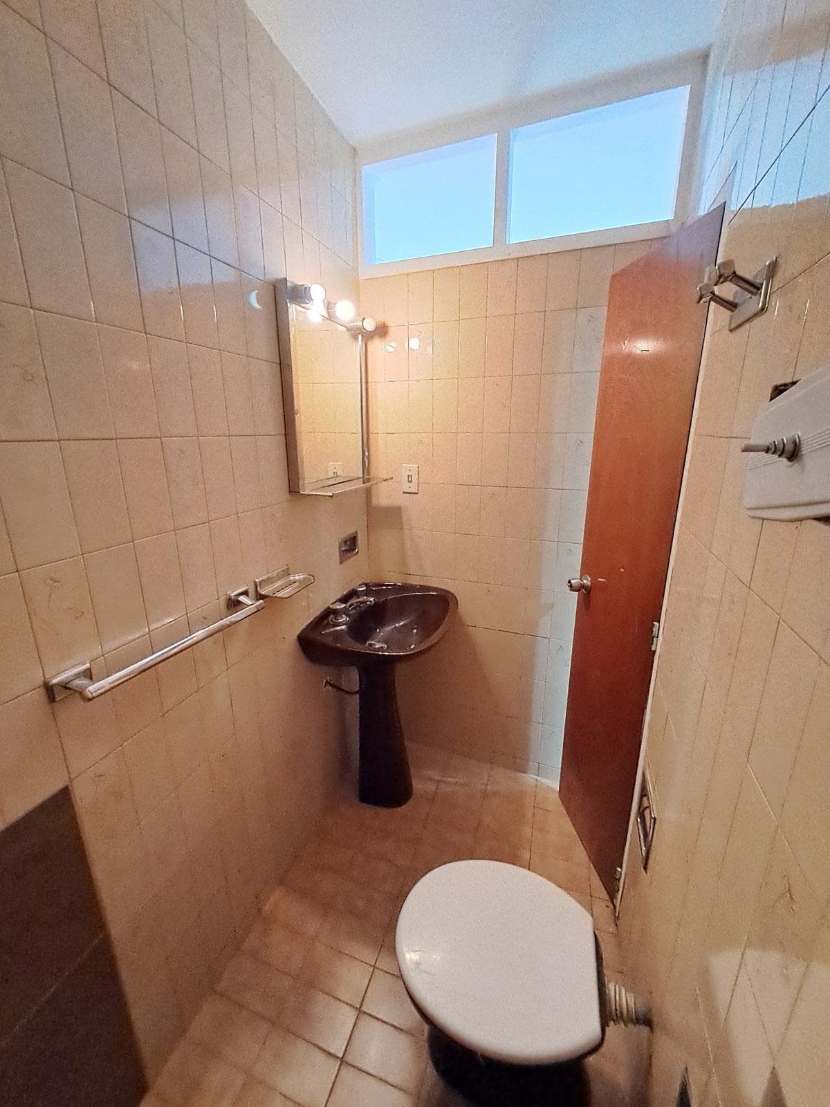 House for Sale - 3 Bedrooms - Qualifies for a Mortgage