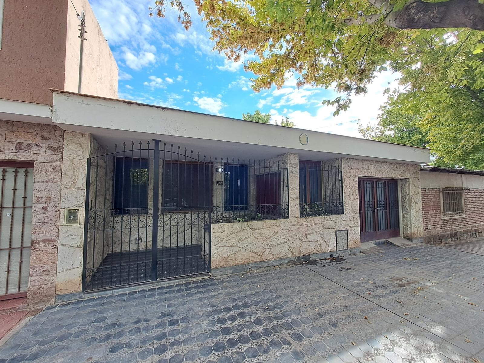 House for Sale - 3 Bedrooms - Qualifies for a Mortgage
