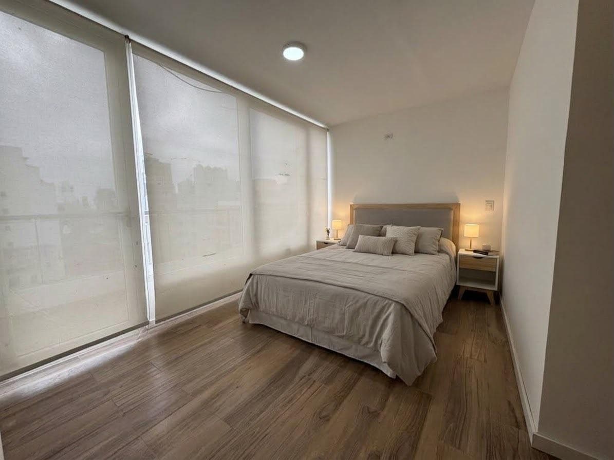 One-bedroom apartment for sale with a long balcony in the Parque España neighborhood of Pichincha