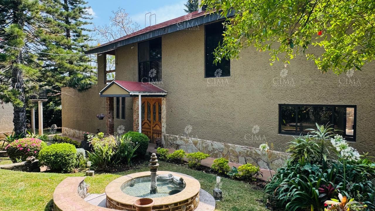 Venta Casa en Colonia Del Bosque - V391