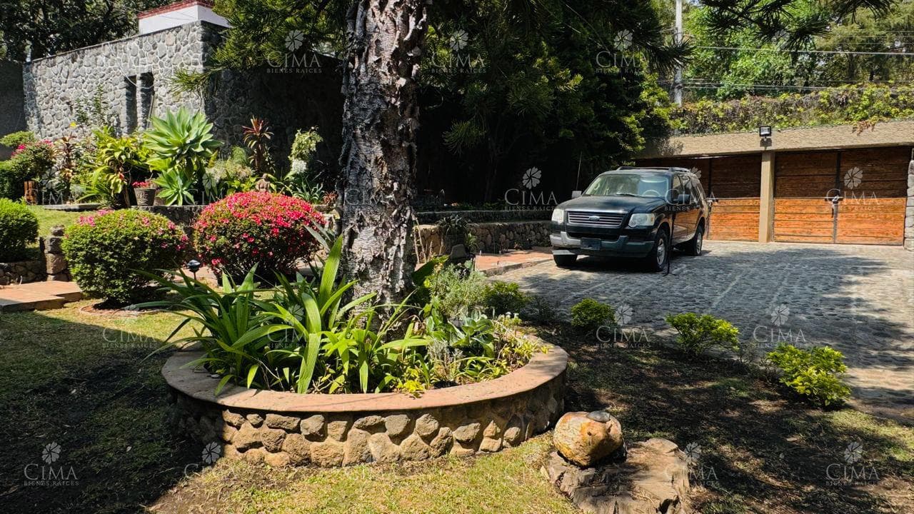 Venta Casa en Colonia Del Bosque - V391