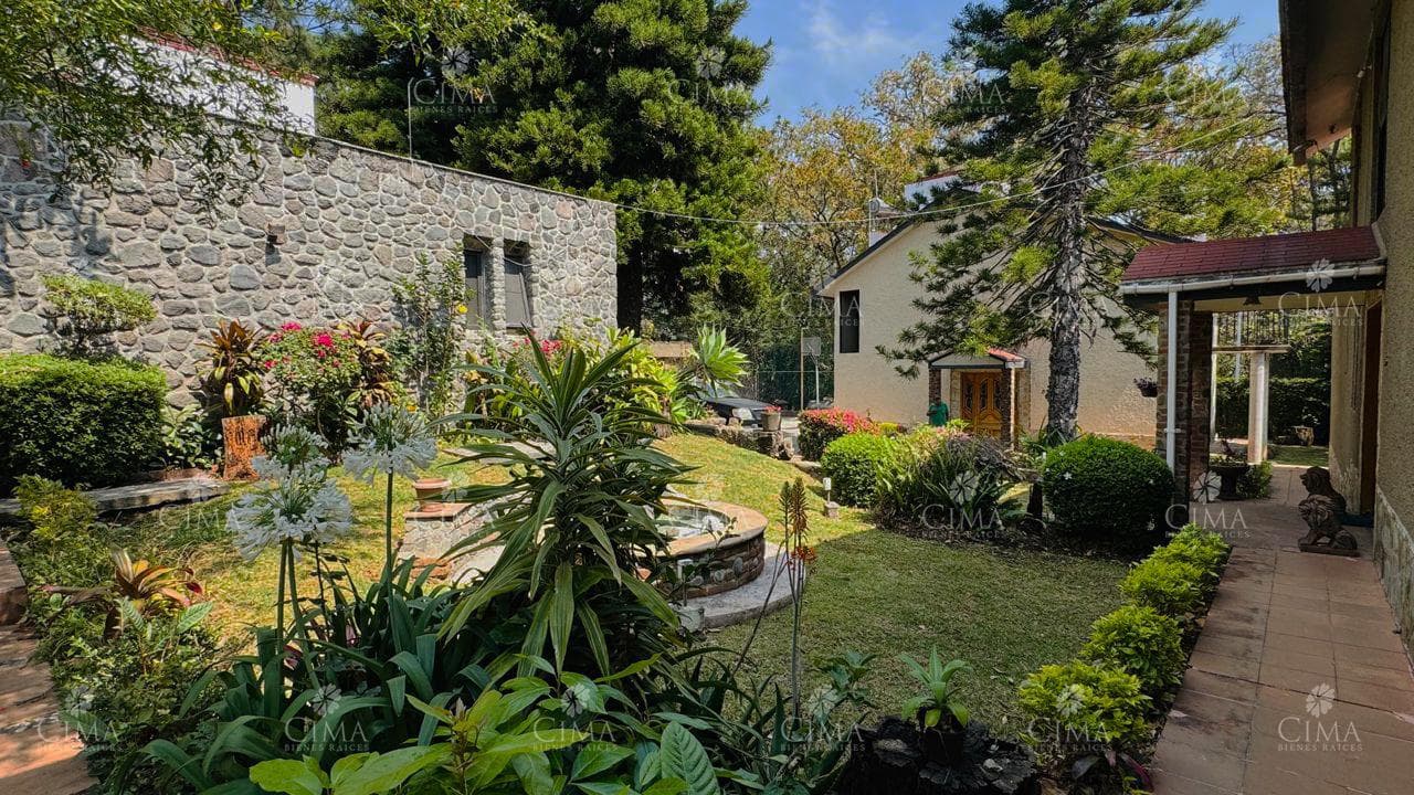 Venta Casa en Colonia Del Bosque - V391