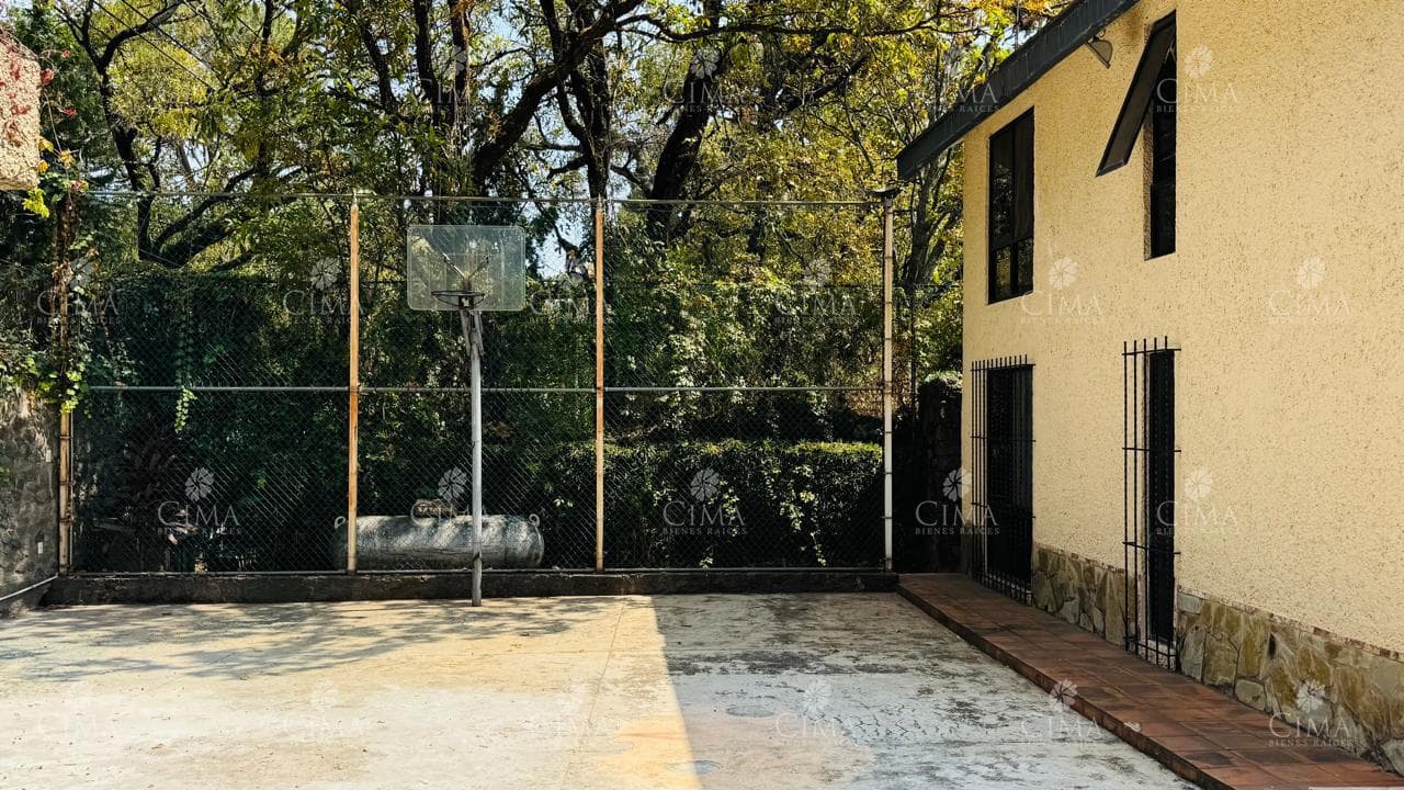 Venta Casa en Del Bosque V392