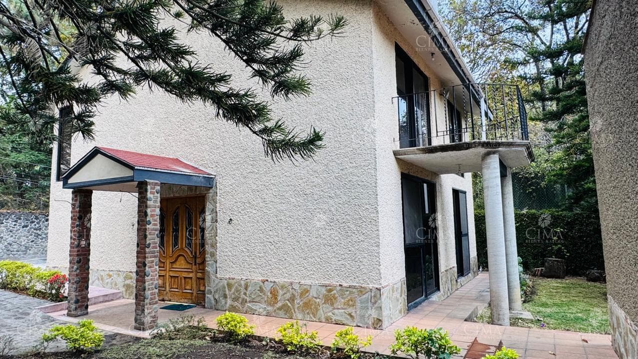 Venta Casa en Del Bosque V392