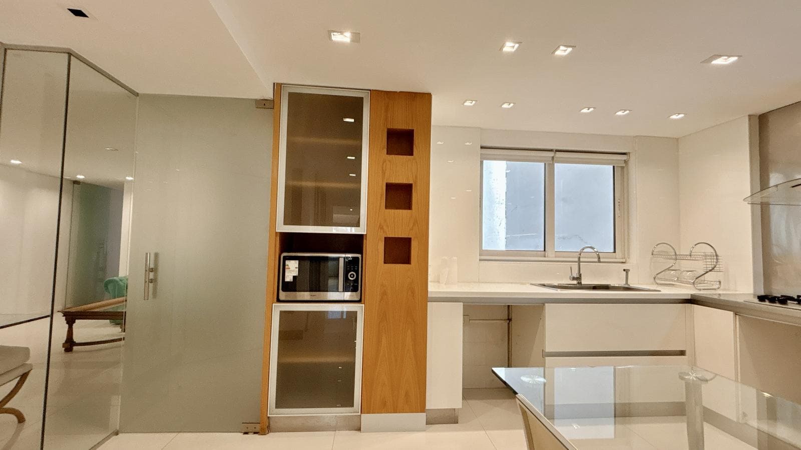 Spacious, Fully Renovated Apartment with Garage – 6 Rooms - Plaza Las Heras