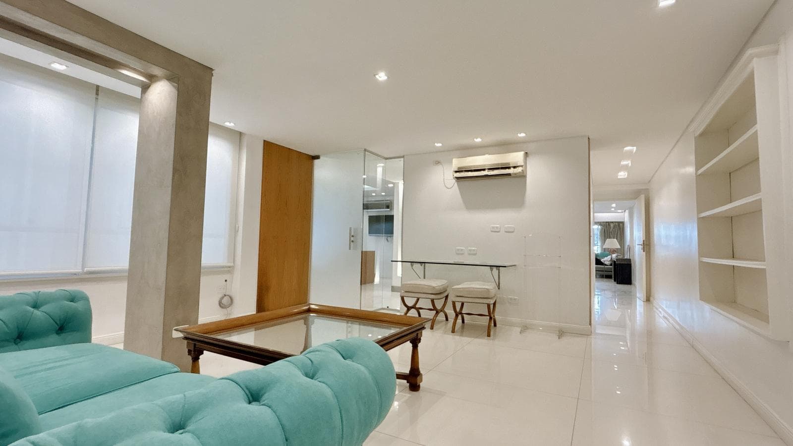 Spacious, Fully Renovated Apartment with Garage – 6 Rooms - Plaza Las Heras