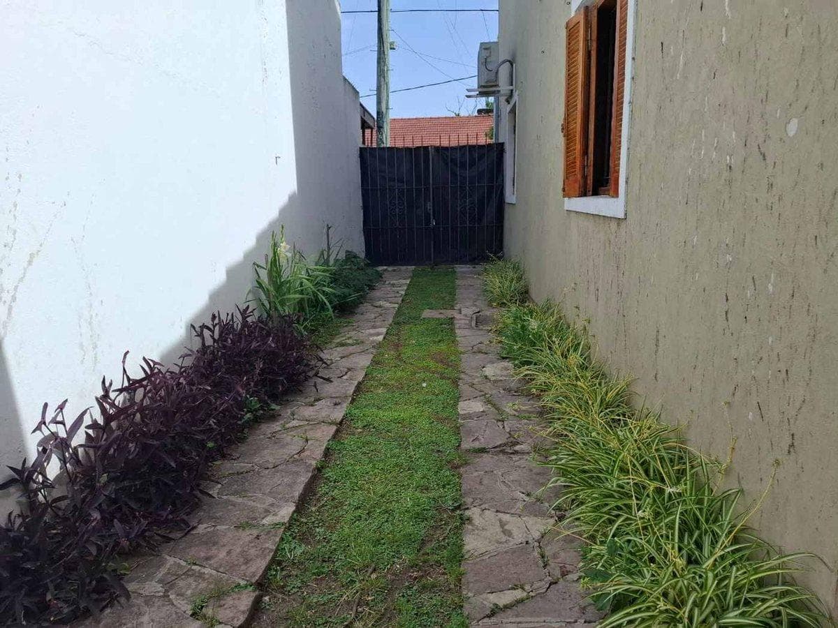 House for Sale with Large Yard in Turdera