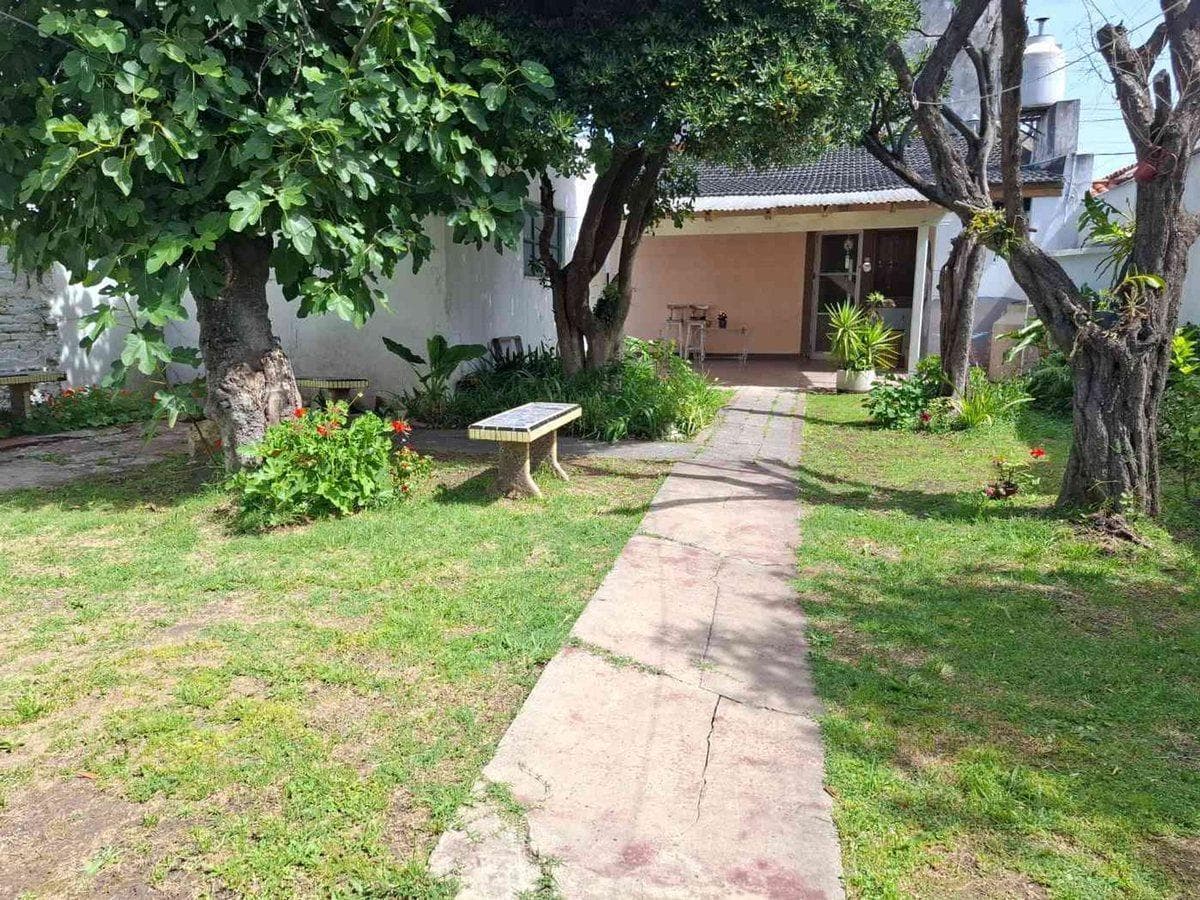 House for Sale with Large Yard in Turdera