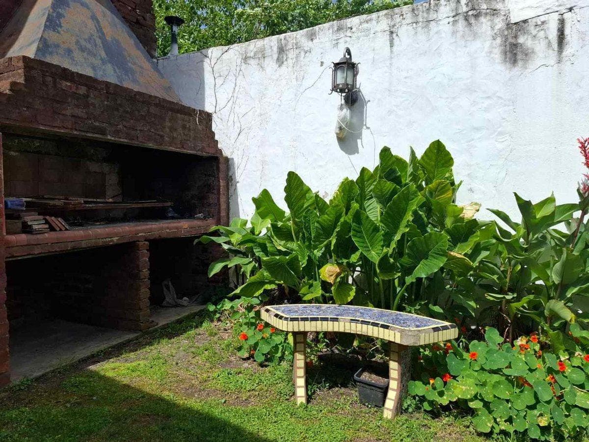 House for Sale with Large Yard in Turdera