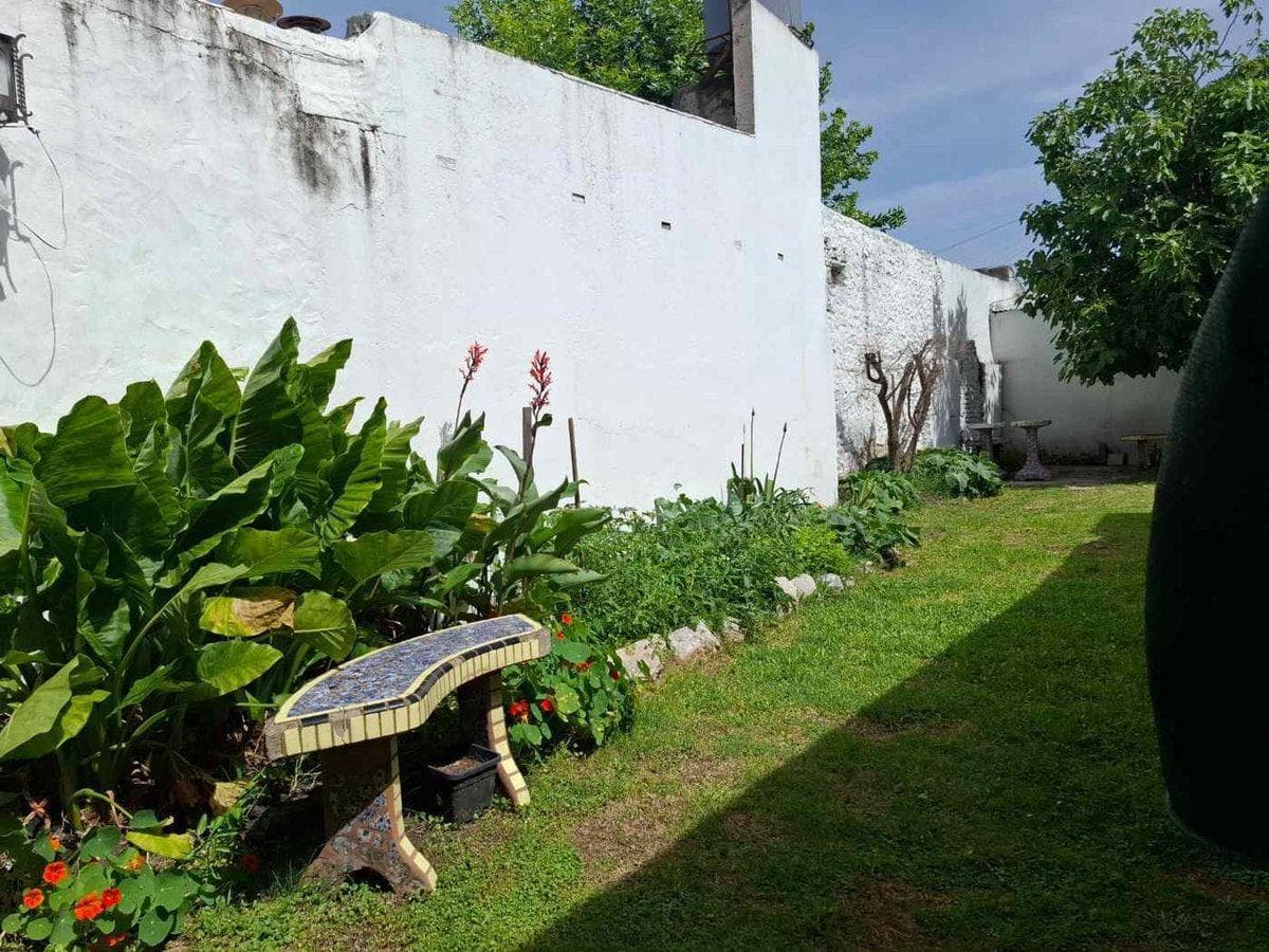 House for Sale with Large Yard in Turdera