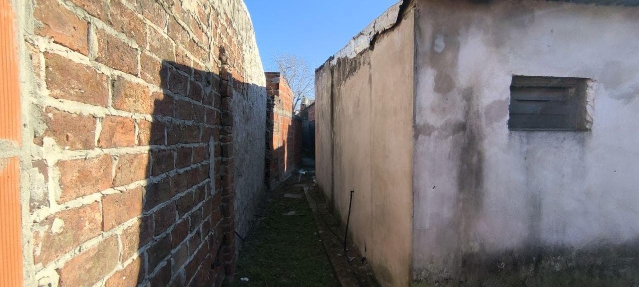 House in need of renovation | inner-block lot | Hipódromo neighborhood | La Plata