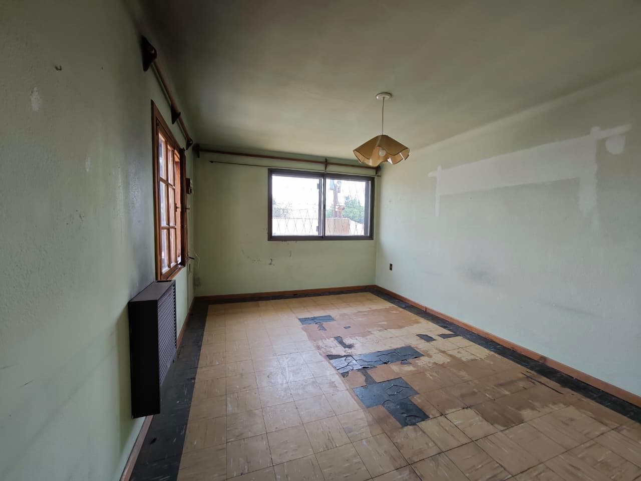 HOUSE IN NEED OF RENOVATION - GREAT OPPORTUNITY