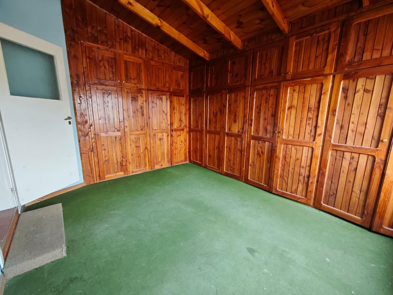 HOUSE IN NEED OF RENOVATION - GREAT OPPORTUNITY