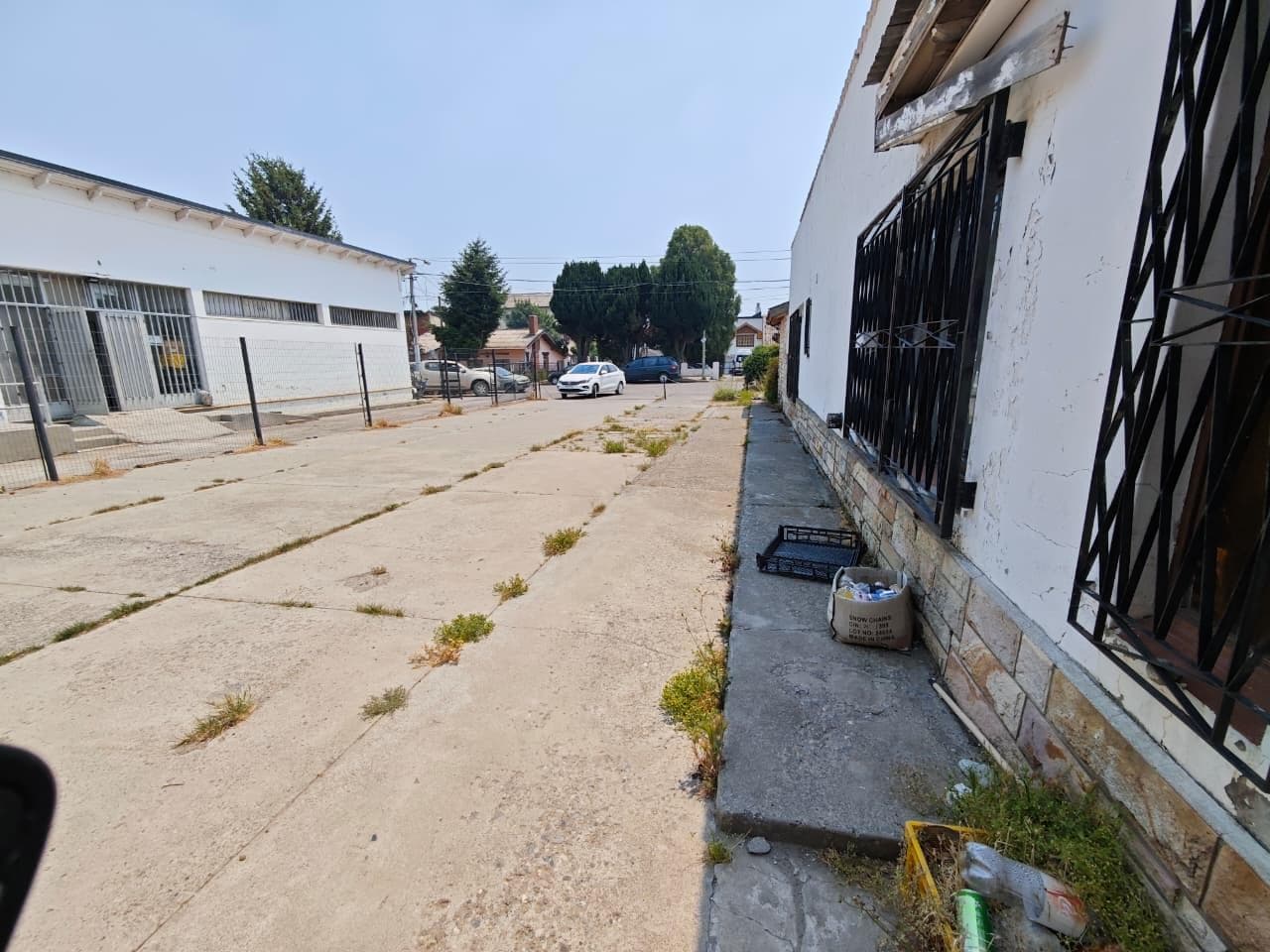 HOUSE IN NEED OF RENOVATION - GREAT OPPORTUNITY