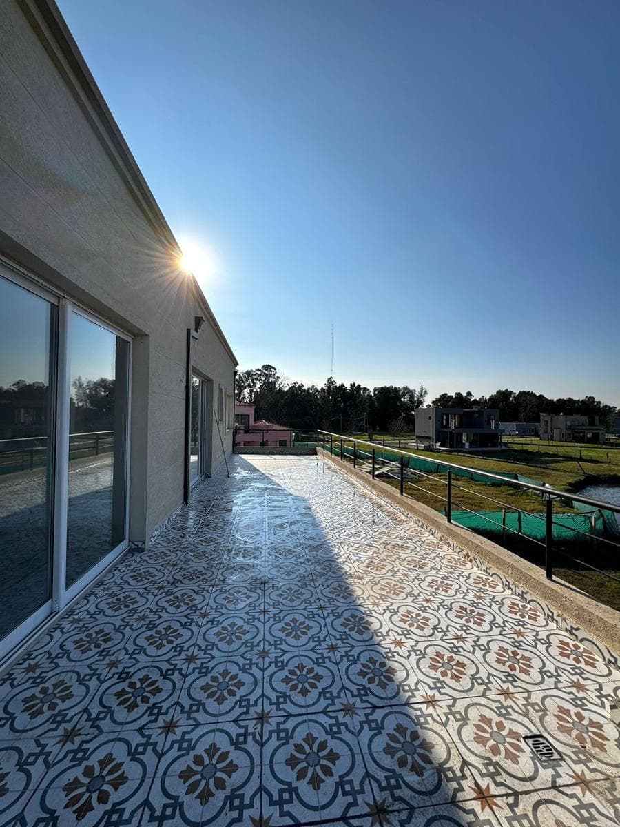 House in Santa Isabel
