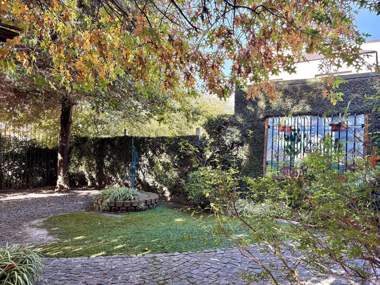 3-room house with a pool in the El Rocio neighborhood
