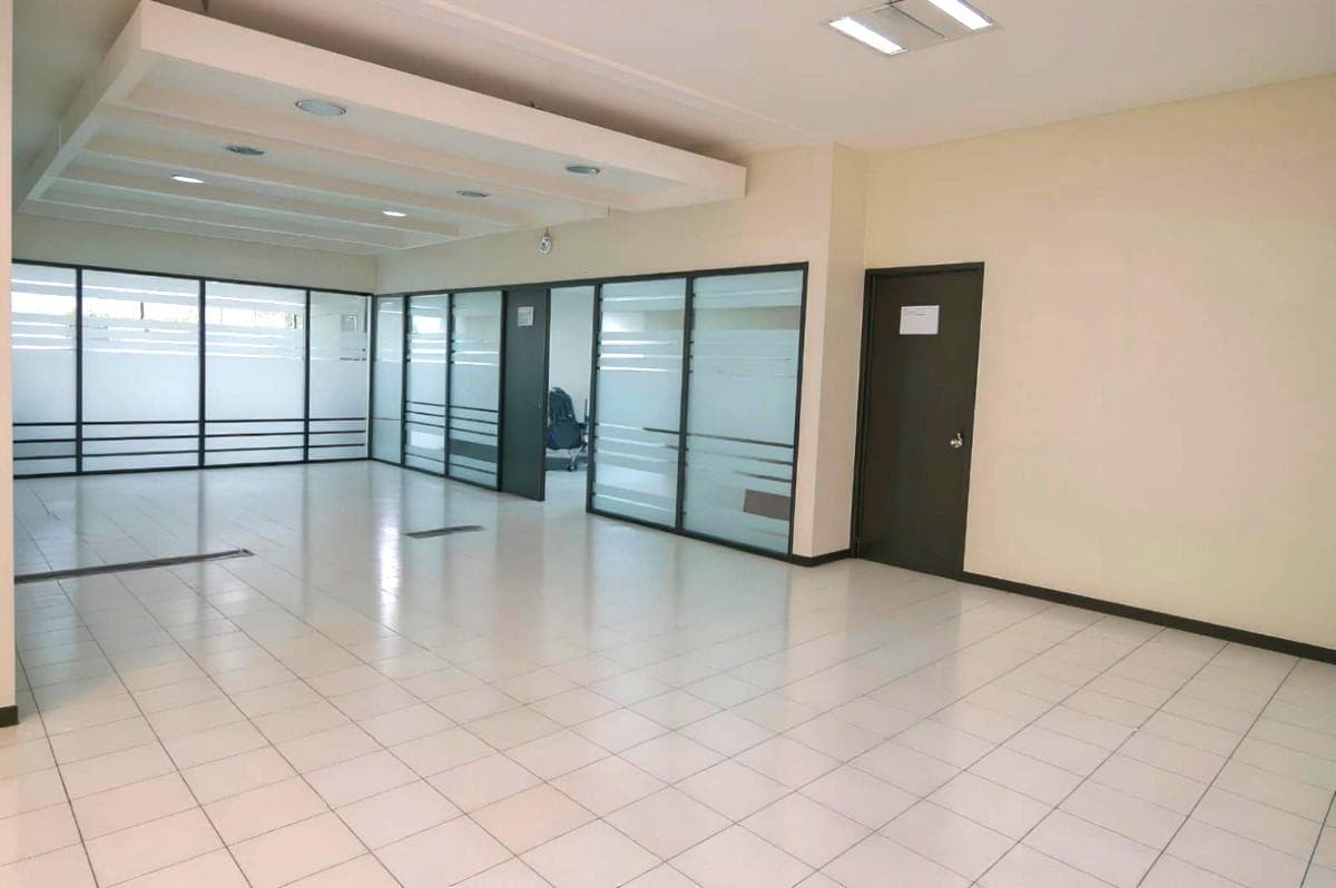 Office for Rent in Anahuac