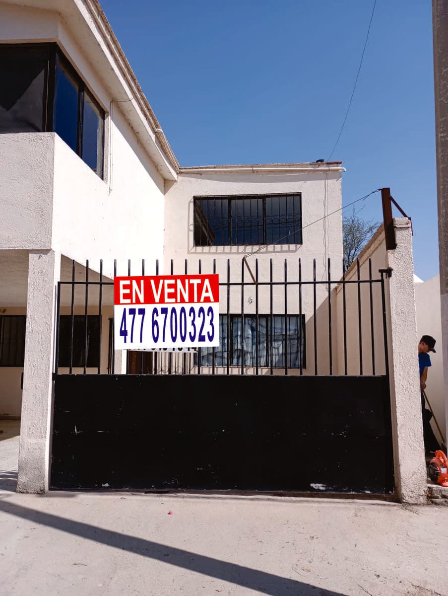 Casa en Montebello 3 Recámaras y área de Tv, ideal para Oficinas por cercanía con Blvd Aeropuerto