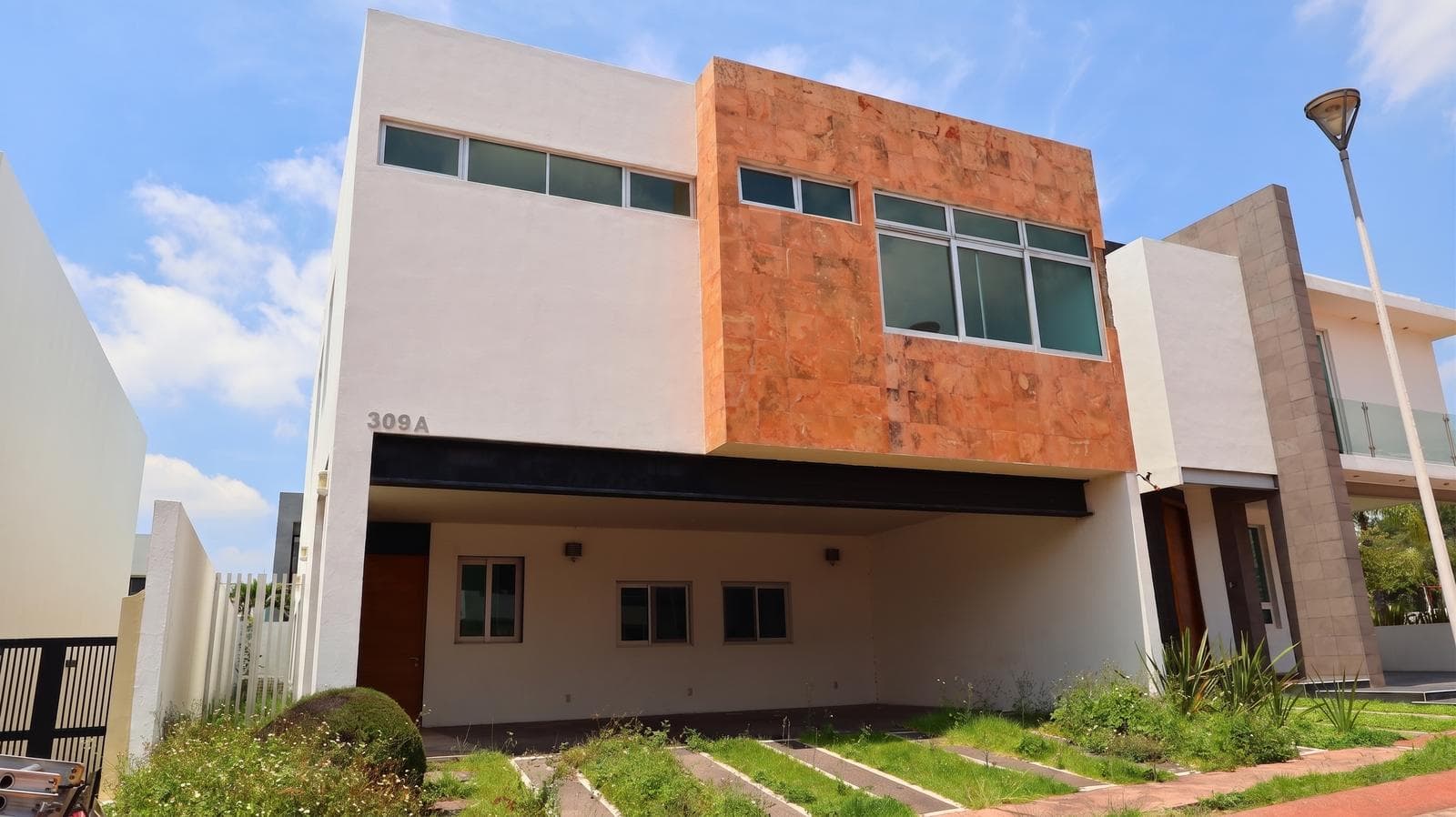 Casa en Venta en Fracc. La Rioja, Tlajomulco de Zuñiga, Jalisco.