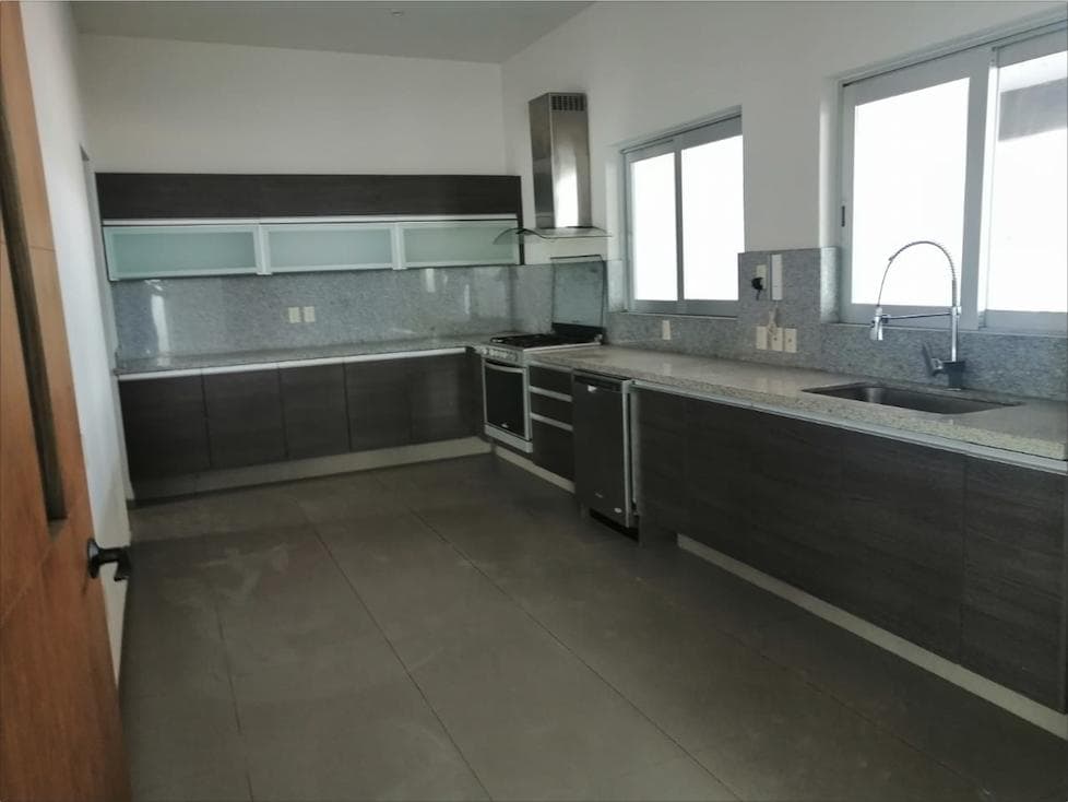 Casa en Venta en Fracc. La Rioja, Tlajomulco de Zuñiga, Jalisco.